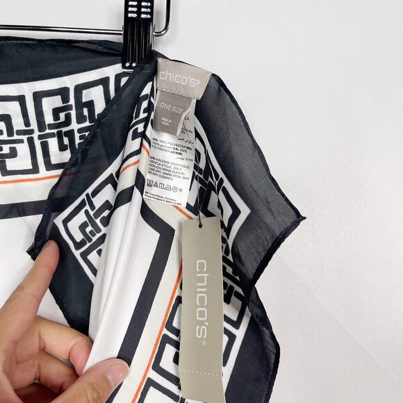 New Chicos Tropical Floral BC Square Scarf White Black Geometric Blue Yellow - Picture 8 of 10